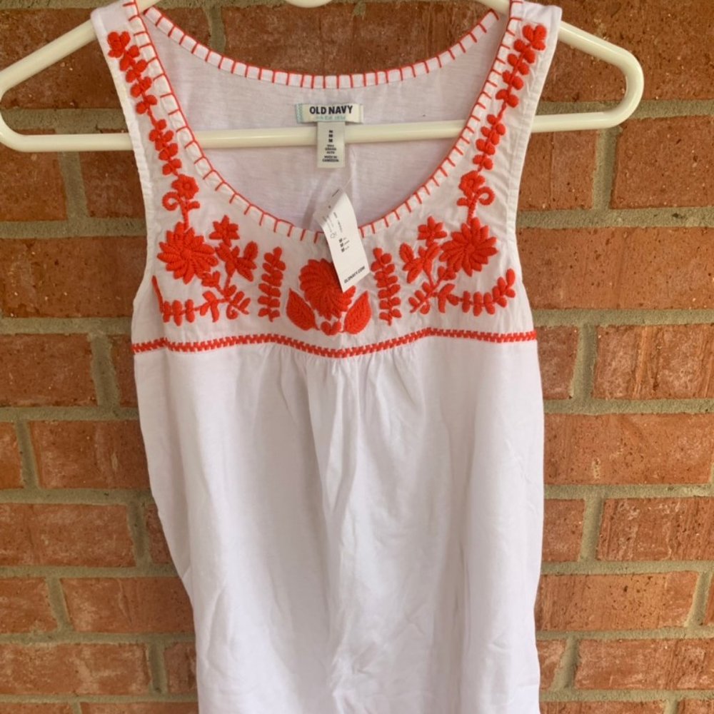Old Navy White and Salmon Tank Top Size Medium